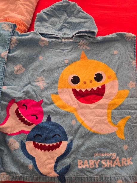Pončo - uterák baby shark,