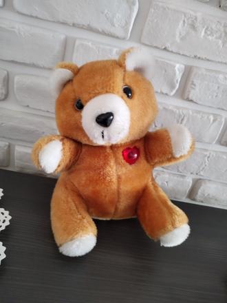 Macko má zberateľské cenu, ma 40r ako novy,cisty, 