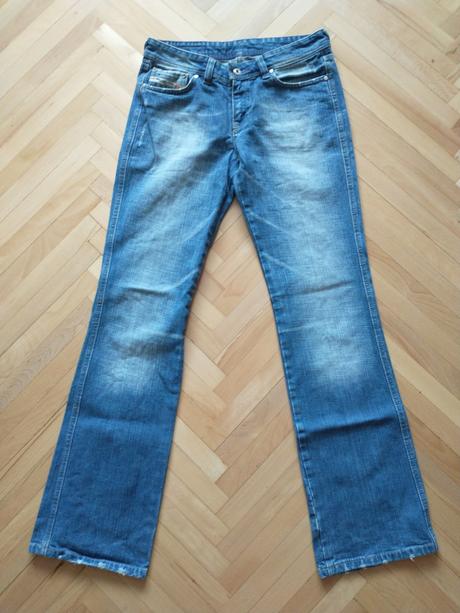 Damske rifle dzinsy diesel, velkost 28, diesel,m