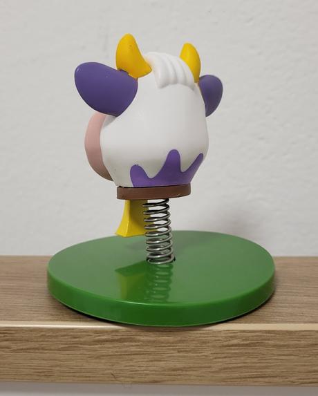 Kravička na strune - dekorácia, 