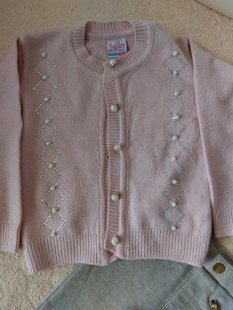 Svetrik s perlickami+leginky grátis, 86