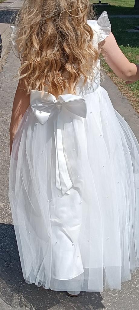 Šaty na 1.sv prijímanie, 140
