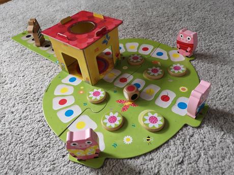 Tri prasiatka hra goula, 