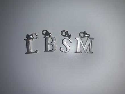 Strieborné prívesky/písmenká,