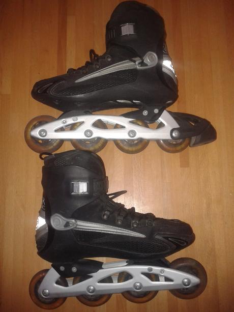 Kolieskové korčule + chraniče, roces,42