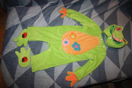 Kostym zabka vel. 1,5- 2 roky, 