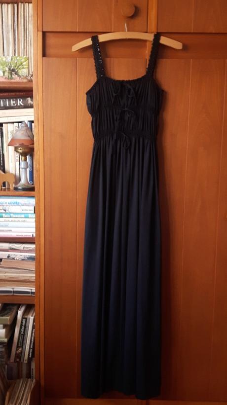 Čierne slávnostné šaty, m