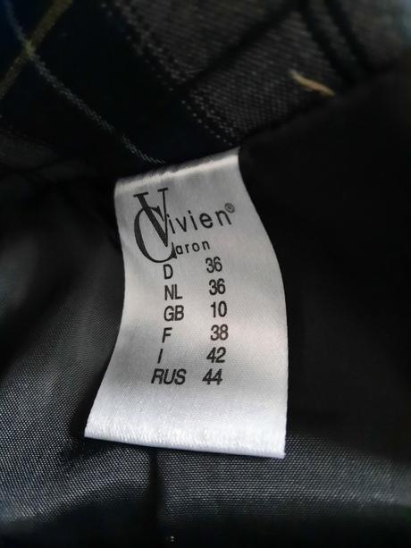 Skladaná sukňa s viskózou, 36