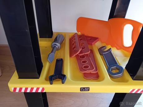 Detský stolík s náradím, 