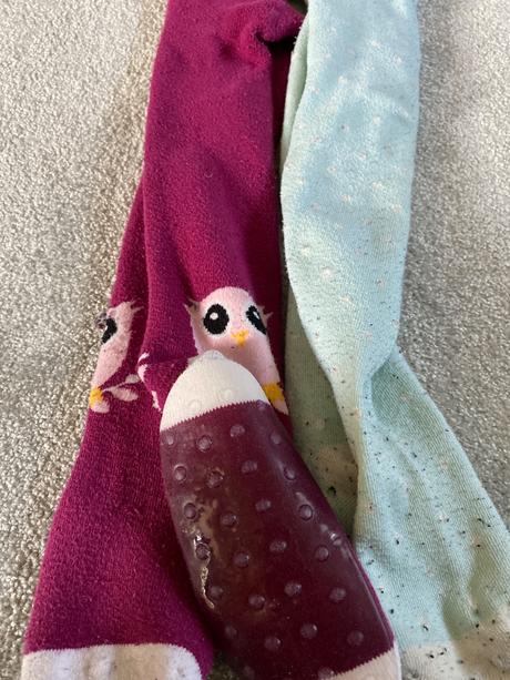 Detské pančuchy  darujem, 98