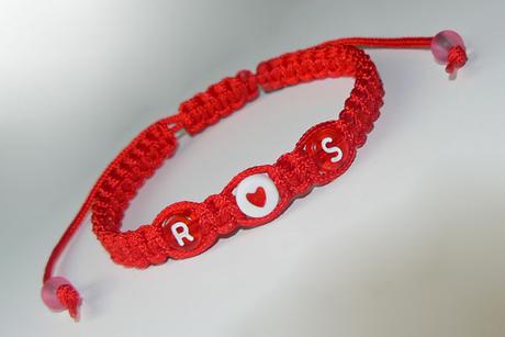 Náramky s  menami  alebo iniciálami, 