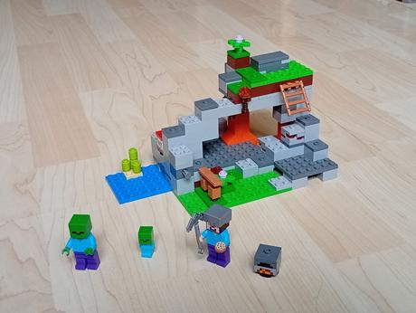 21141 lego minecraft - jaskyňa so zombie, 