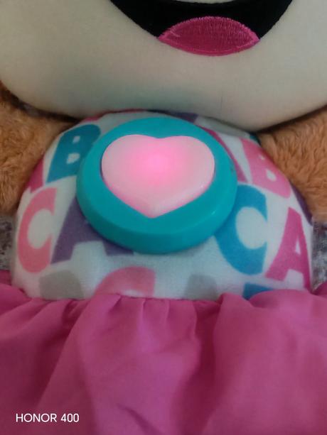 Hovoriaca psíkova sestrička fisher price,