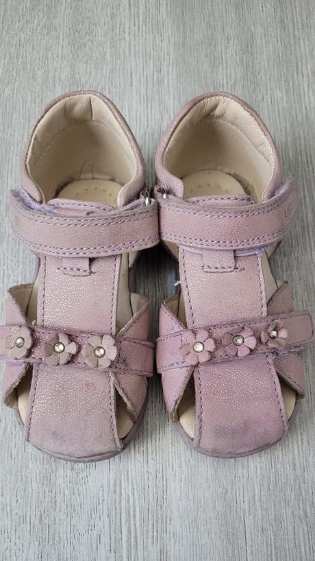 Sandálky, lasocki,21