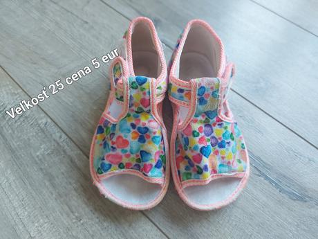 Dievčenské papuče, manik,25