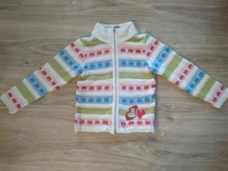 Pruhovany svetrík, 104