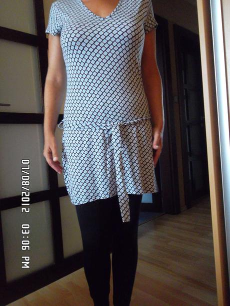 Predlžena tunika alebo šaty, m