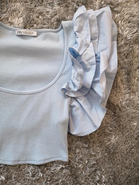 Krásny rebrovaný crop top značky zara, zara,s