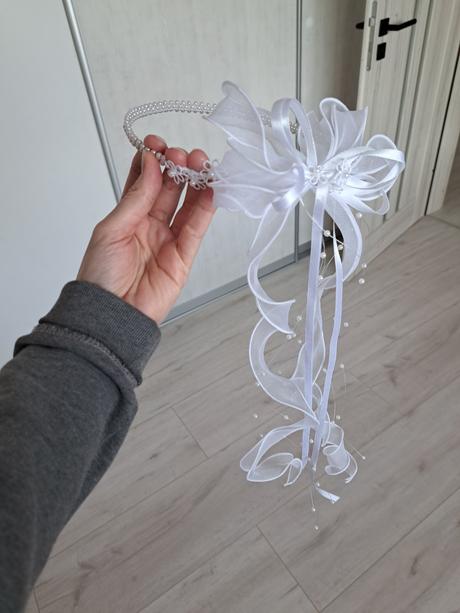 Čelenka na prvé sväté prijímanie, 134