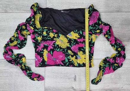 Crop top s nariasenými dlhými rukávmi č.m, zara,m