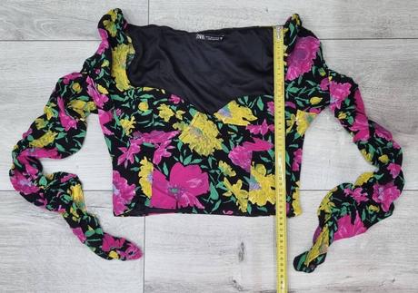 Crop top s nariasenými dlhými rukávmi č.m, zara,m