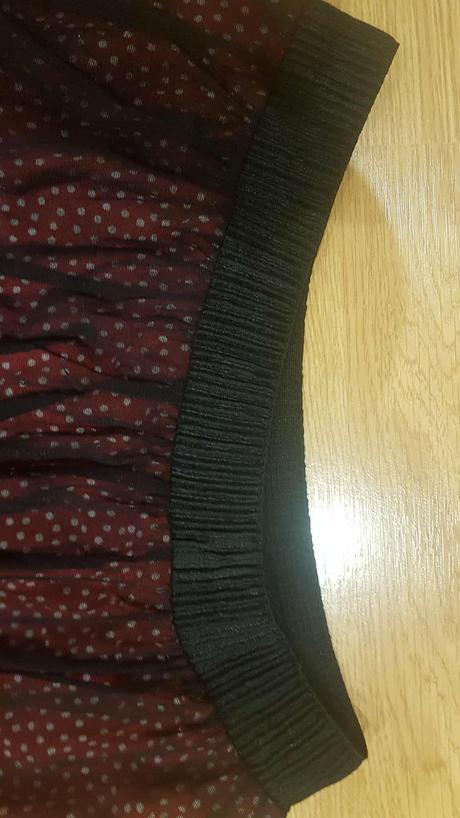 Červeno čierna sukňa na gumu v. l, l