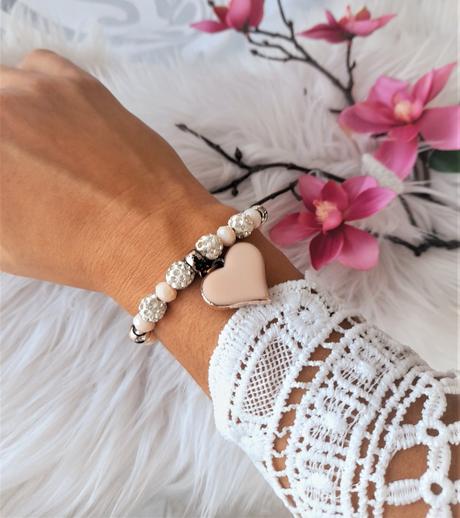 Náramok so srdiečkom, 