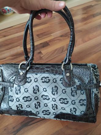 Extravagantná kabelka, 