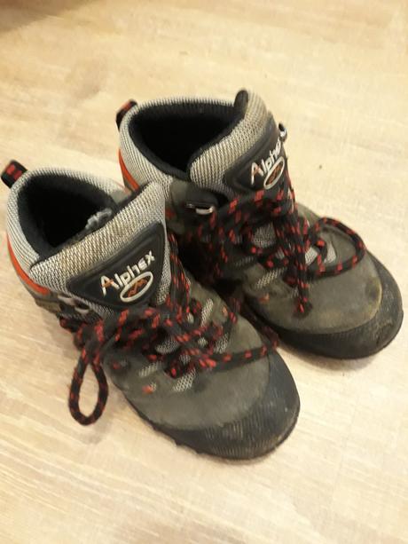 Trekingova obuv, 30