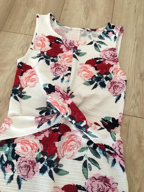 Dámske kvetinové letné šaty, s