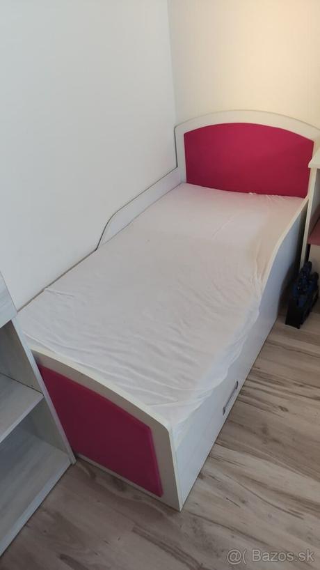 Zostava nábytku do dievčenskej izby, 