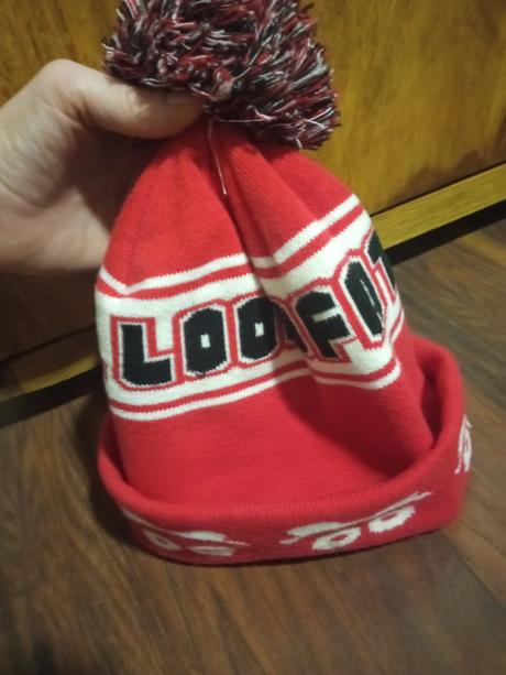 Loowfat čiapky oba za 10 eur, 