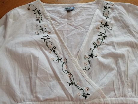 Biela bluzka s vysivkou, 40