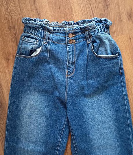 Džínsy s vysokým pásom, 176