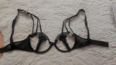 Erotická sexi čipkovaná podprsenka, 75b