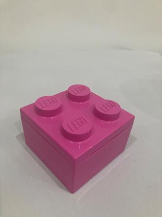 Lego box vyryte meno jessica,