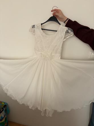Šaty na 1. sväté prijimanie, 140