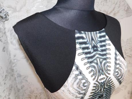 Kvalitne pekne šaty, 34