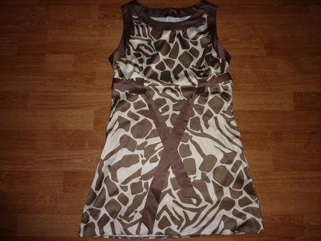 Pekný top alebo šaty, 38