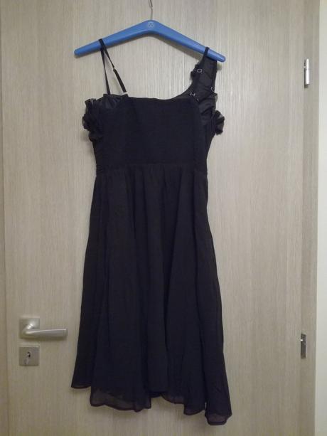 Kratke spolocenske saty, 44