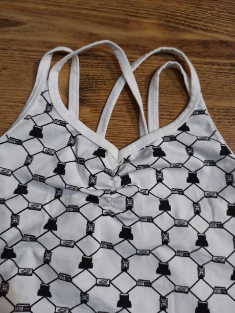 Tielko moderné s kamienkami m/l, m