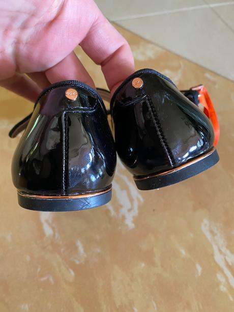 Lakovky s bambuľkami, ted baker,36