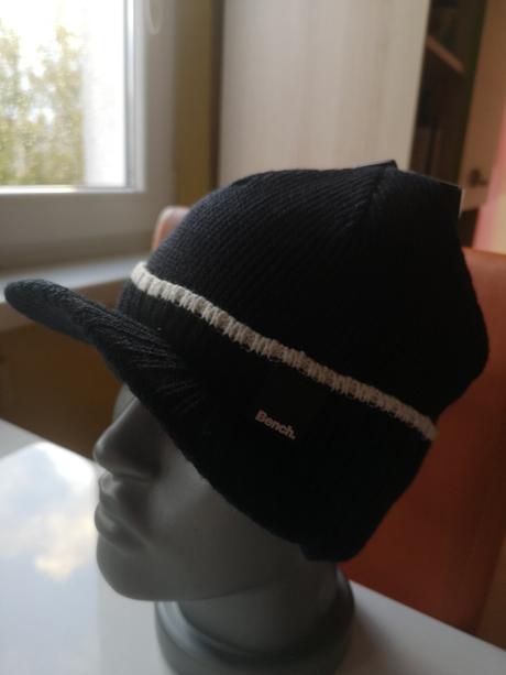 Bench pánska zimná čiapka so šiltom, bench