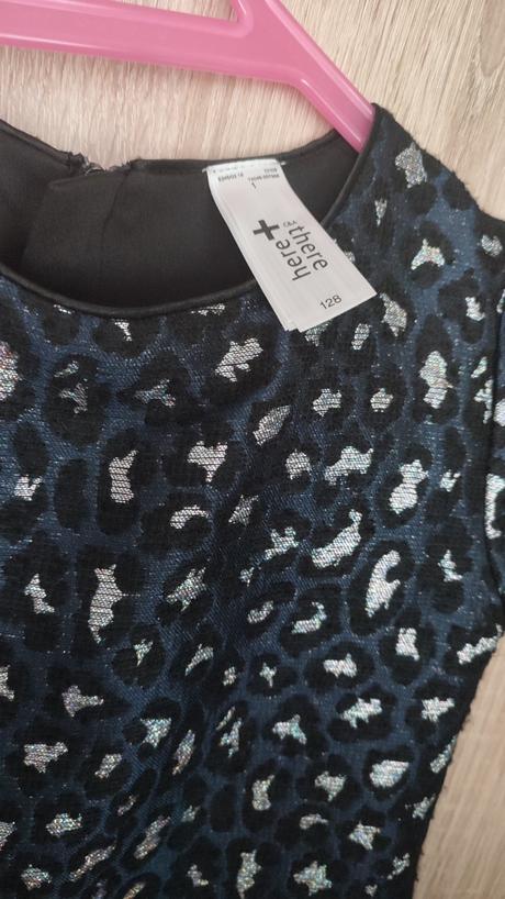 Dievcenske tigrovane saty, 128