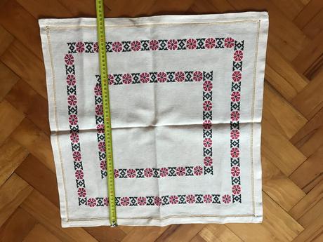 2 obrusy od prababky,