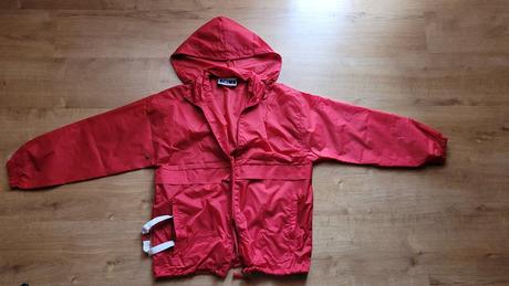 Cervena a cierna tenucka vetrovka, m