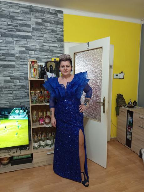 Plesove saty vel 44/ 1xl cena 30e, 44