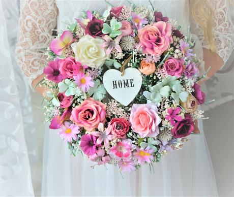 Veniec home s kvetmi,