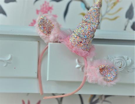 Trblietavá čelenka-jednorožec,