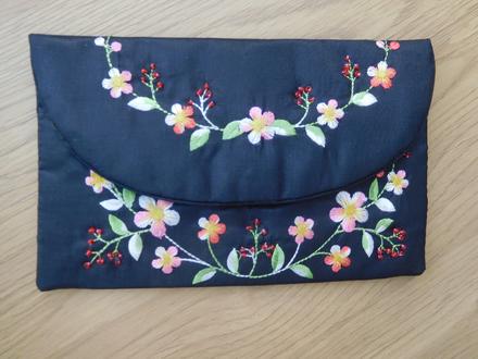 Saténová taštička buď na doklady alebo kapesníky,, 